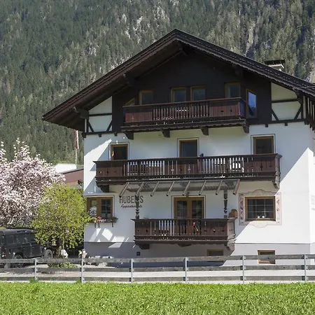 Gastehaus Huber Майрхофен